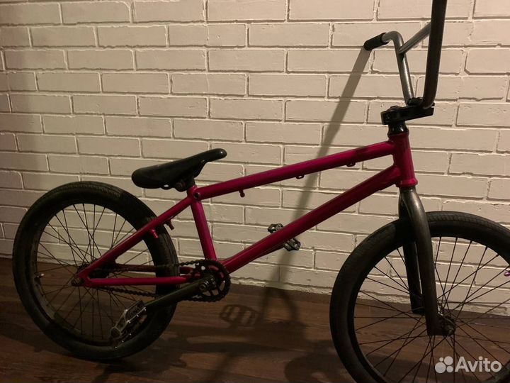 Трюковой велосипед BMX