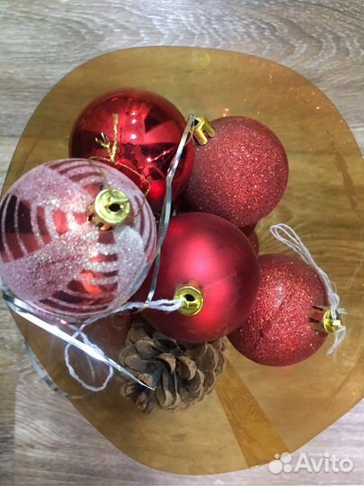 Елочные шары красные
