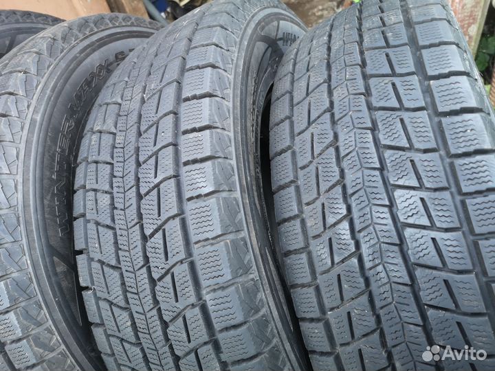 Dunlop Winter Maxx SJ8 215/70 R16