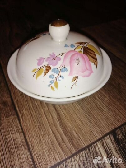 Менажница, масленка, столовый прибор