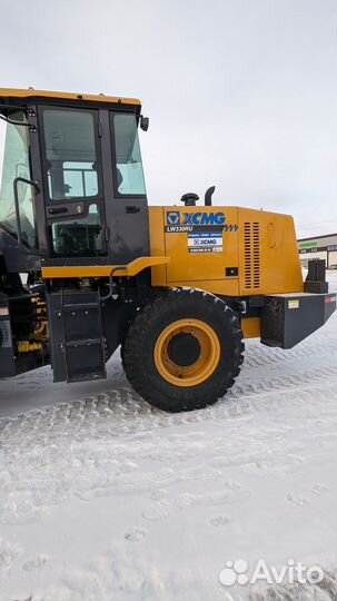 Фронтальный погрузчик XCMG LW330RU, 2024