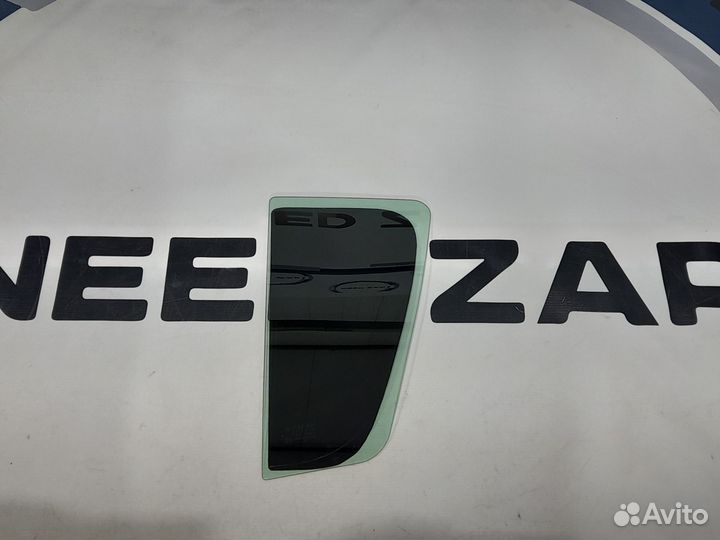 Форточка задней левой двери Renault Sandero 2