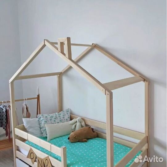 Детская кровать домик + матрас (160*80)