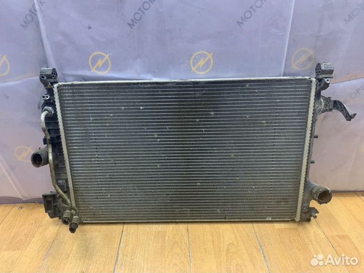 Радиатор двс Opel Vectra C хетчбэк 5-ти дв. Z22SE