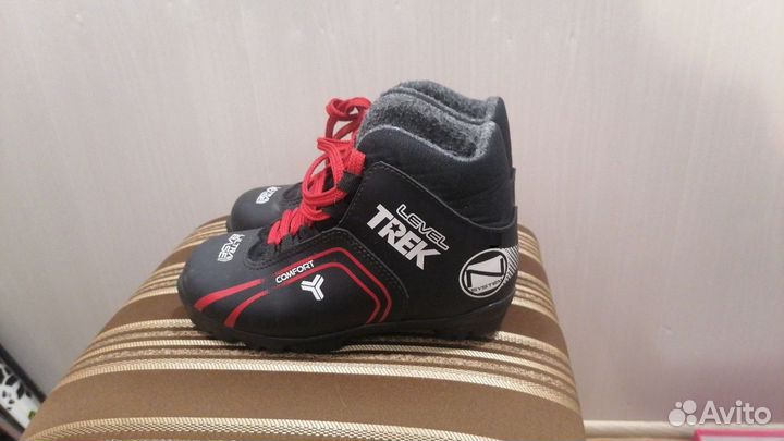 Лыжные ботинки детские 33 размер