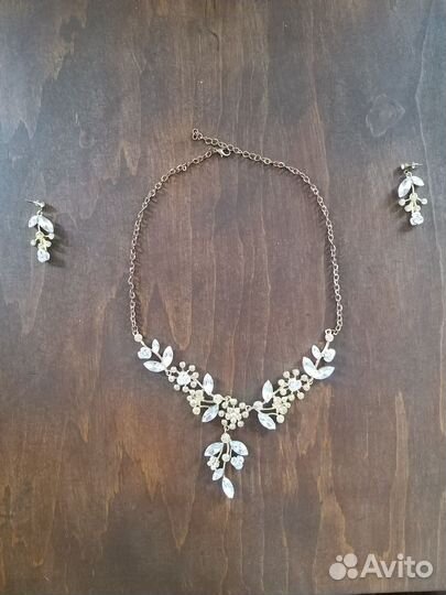 Колье ожерелье