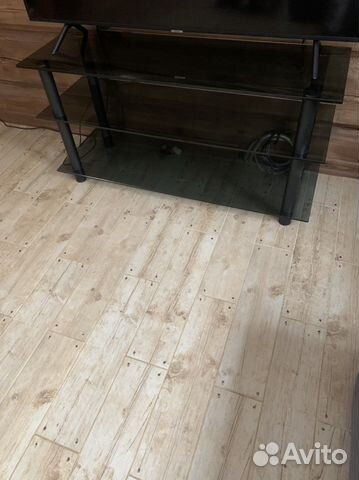 Стеклянная тумба