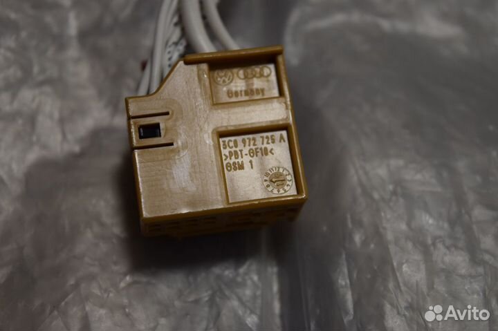 Новый корпус плоского разъема VAG