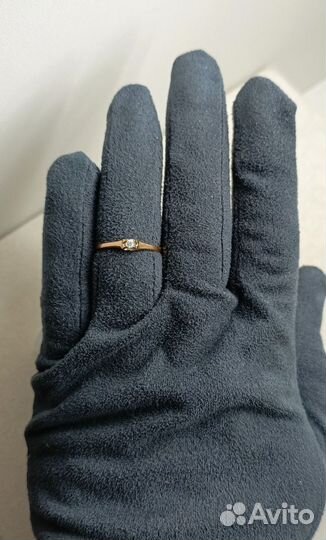 Золотое кольцо с бриллиантом 17р, арт. 5