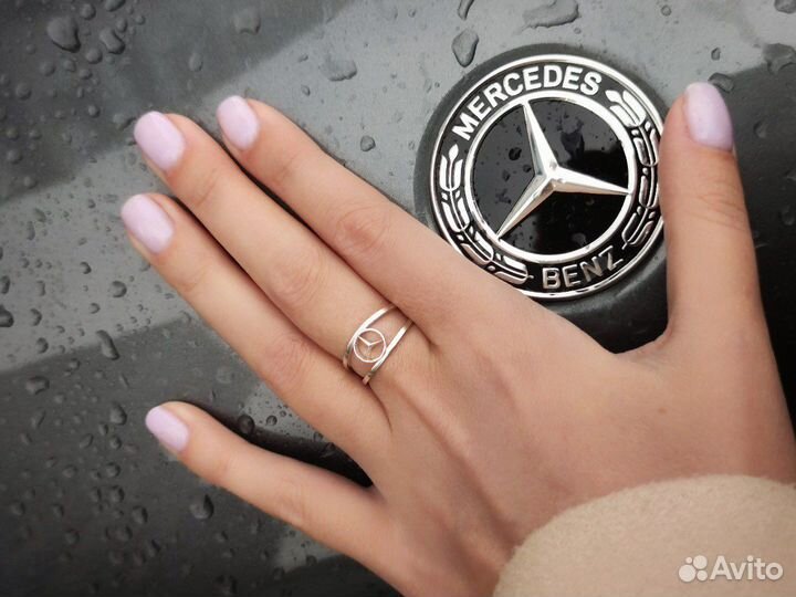 Серебряное кольцо новое