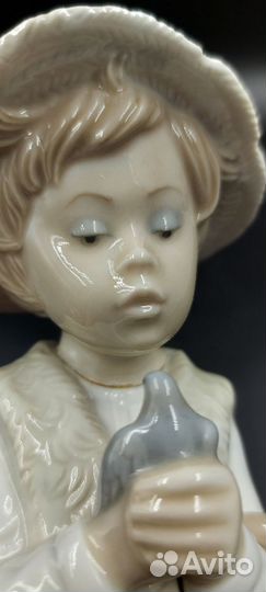 Фарфоровая фигура 