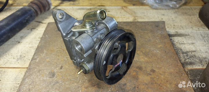 Насос гур Mitsubishi Diamante GDI 2.5