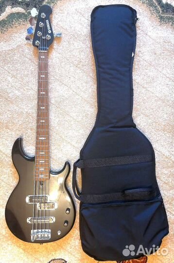 Бас гитара Yamaha (5 струн)