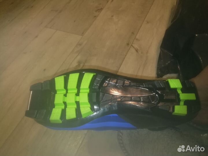 Лыжные ботинки автомат новые