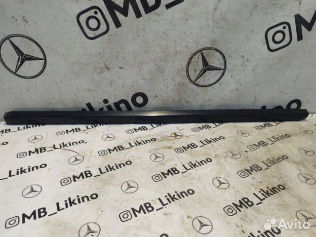 Молдинг стекла передний левый Chevrolet Tahoe