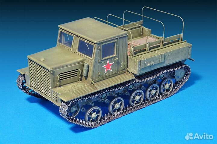 Сборная модель Я - 12 артелерийский тягач поздняя