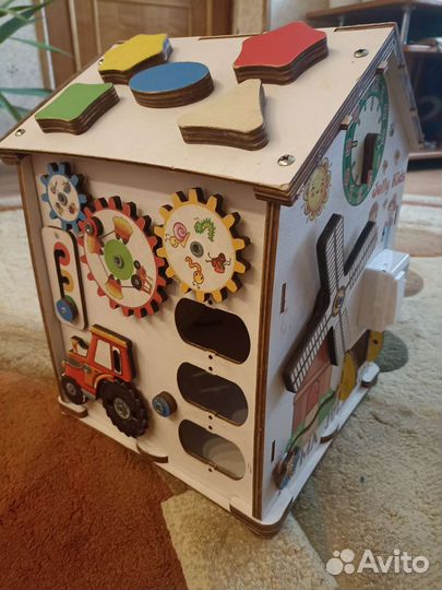 Бизиборд домик бу