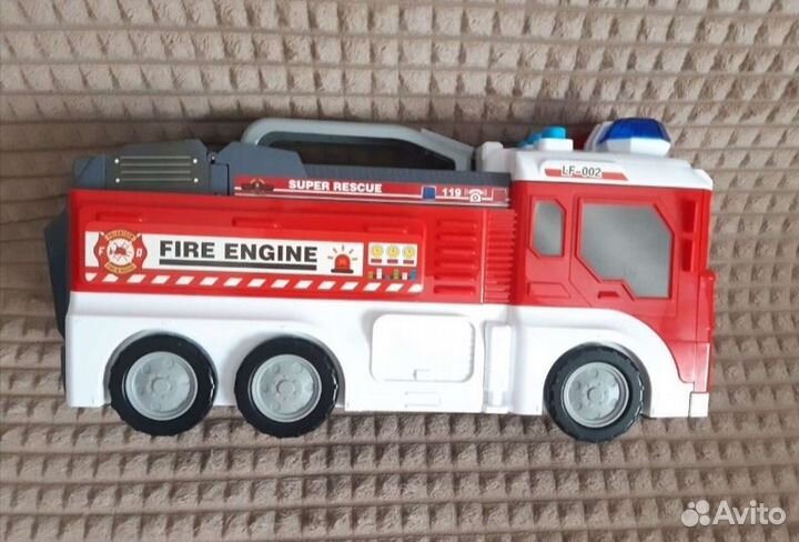 Машина пожарная-гараж