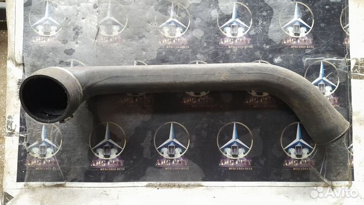 Мерседес E-Класс Патрубок интеркулера