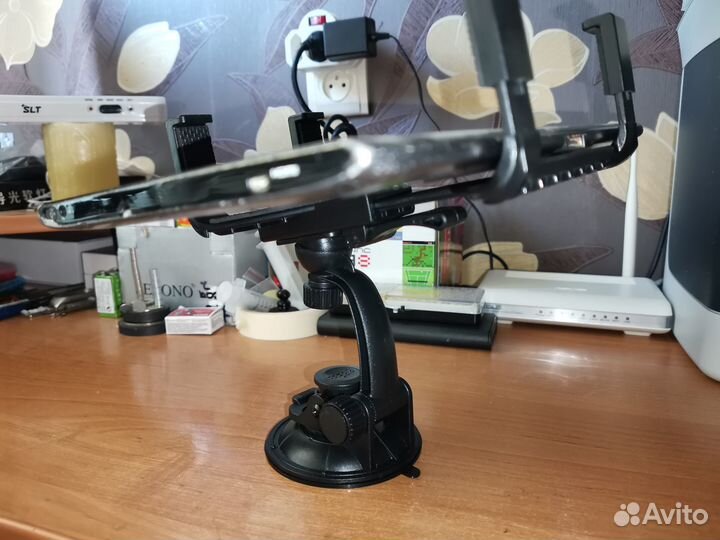 Держатель планшета в авто