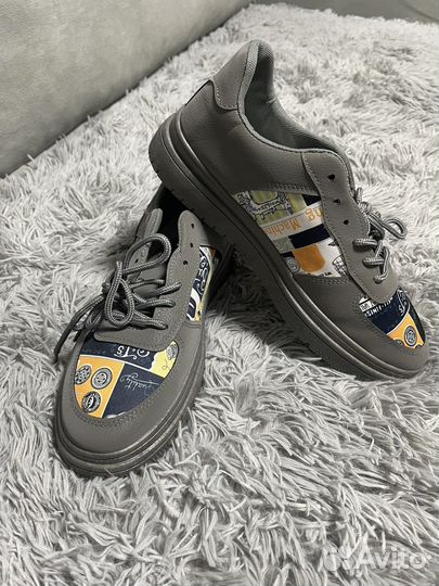 Новые мужсие кроссовки 42 размер