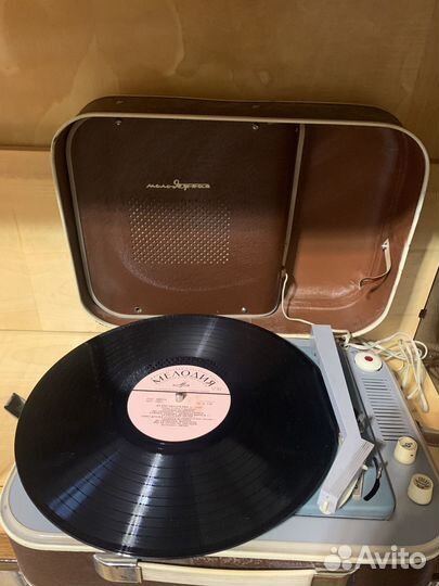 Проигрыватель винила