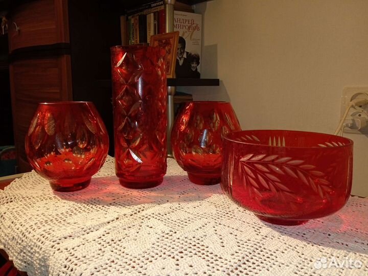 Сервизы, вазы, хрусталь, форфор