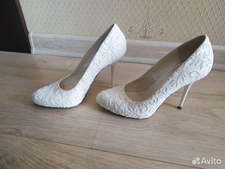Туфли женские белые 37 размер
