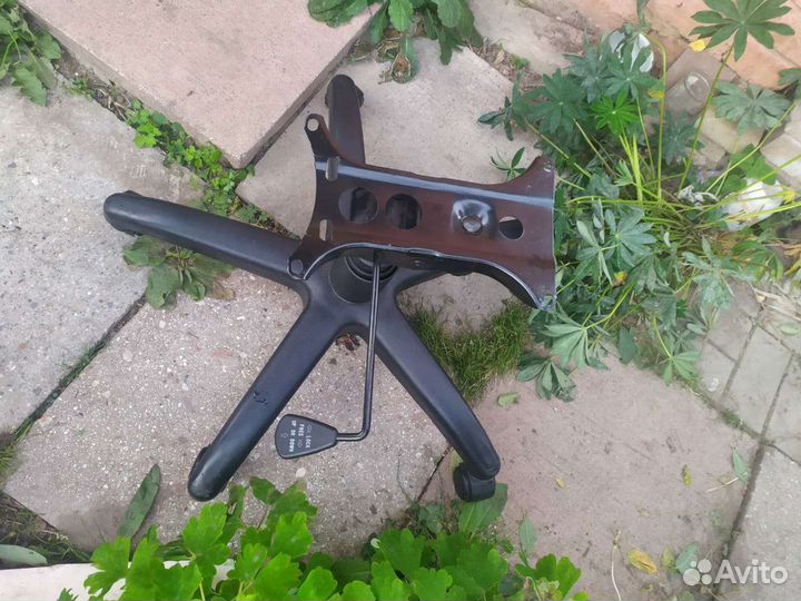 Крестовина, механизм качания компьютерного кресла