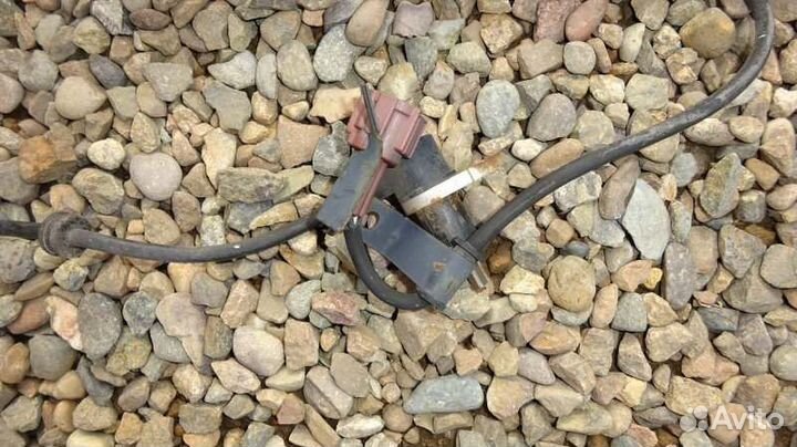 Датчик abs задний левый Nissan Cefiro A32