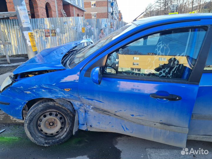 Автомобиль на запчасти после аварии