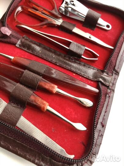 Маникюрный набор в чехле на молнии