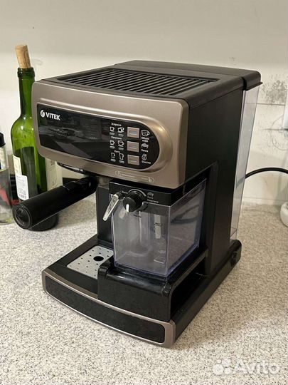 Кофемашина Vitek VT-1517 BN