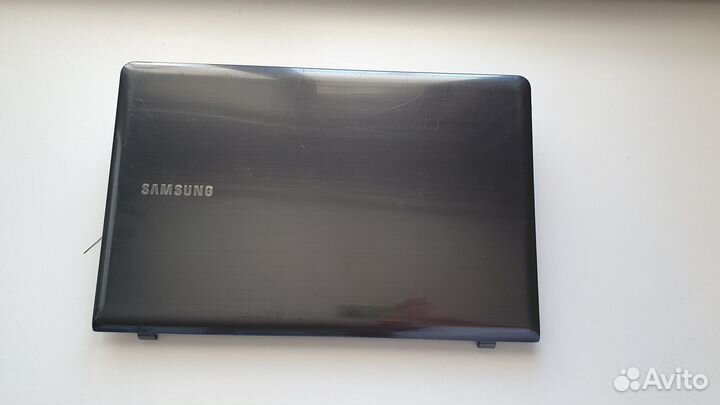Б/у Крышка матрицы Samsung NP355V5X, NP355V5C