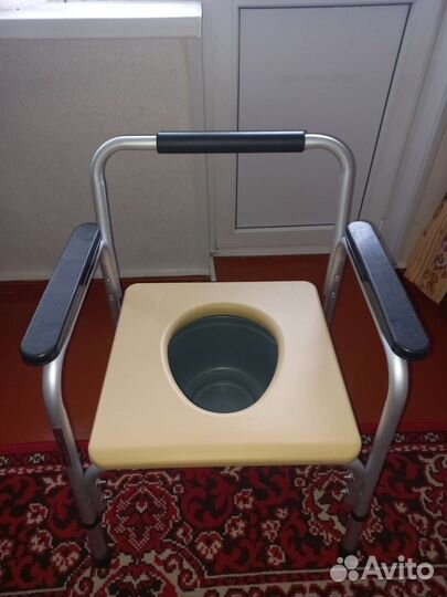 Санитарный стул туалет
