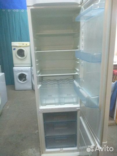 Холодильник Flectrolux 2 метра