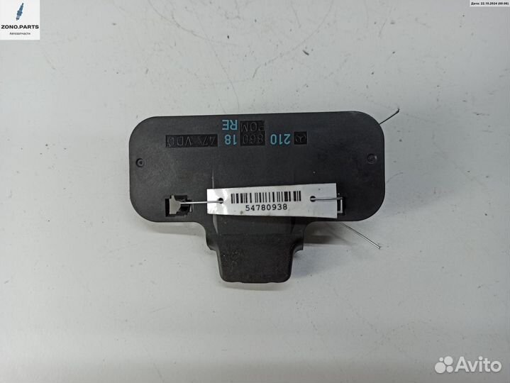 Форсунка омывателя 2108601847 на Mercedes W210 (E)