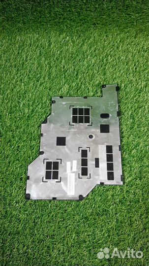Сервисная крышка ноутбука Lenovo IdeaPad Z570