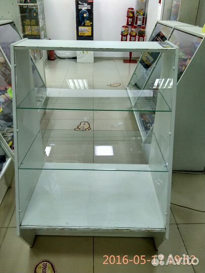 Стеллажи, витрины