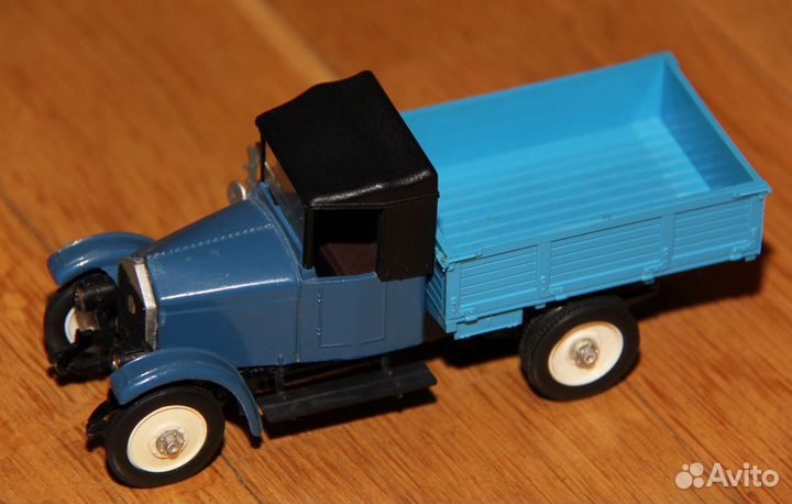 Коллекционная модель автомобиля амо Ф-15