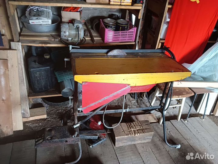 Станок деревообрабатывающий