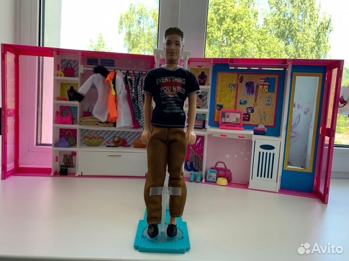 Кукольный шкаф-комната с Кеном