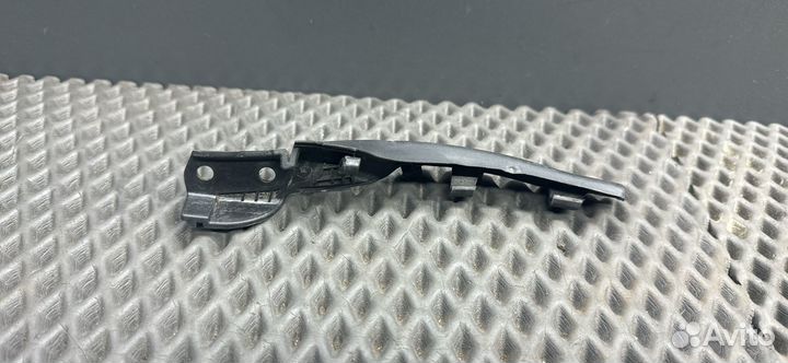 Уголок жабо правый Kia Ceed рест. ED 2010