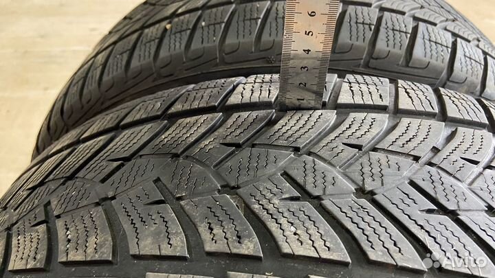 Goodyear UltraGrip Ice SUV 235/55 R19 105T