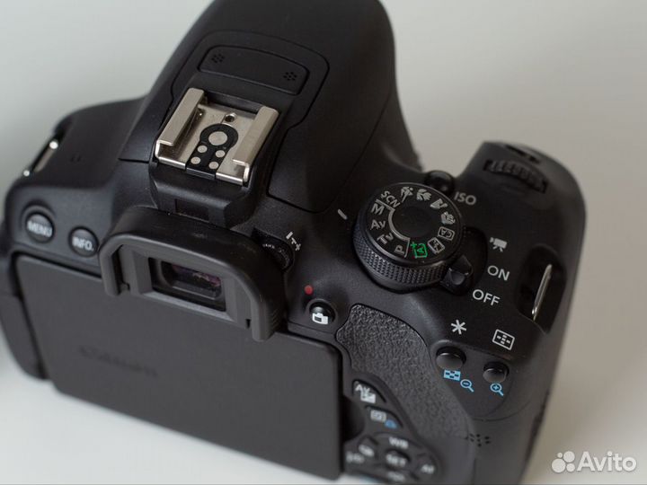 Фотоаппарат Canon EOS 700D Kit EF-S 18-55mm