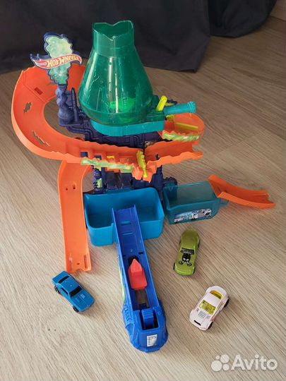 Треки Hot wheels