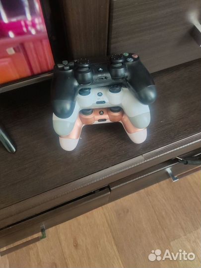 Игровая приставка ps4