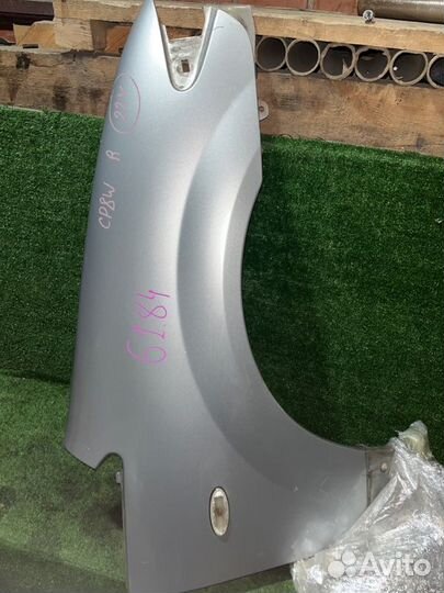 Крыло переднее правое Mazda Premacy CP8W