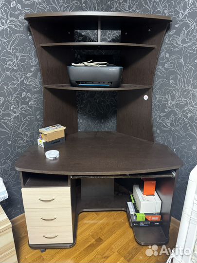 Компьютерный стол бесплатно