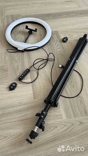 Кольцевая светодиодная лампа